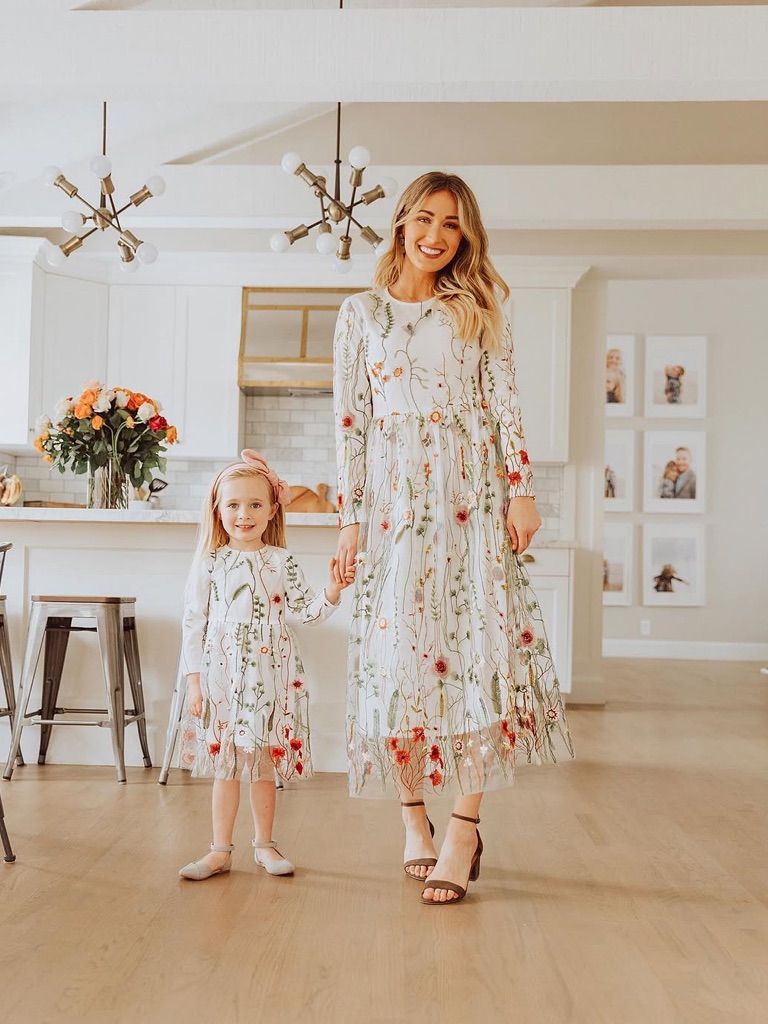 Ivy City Co White Floral Embroidered Maxi Dress